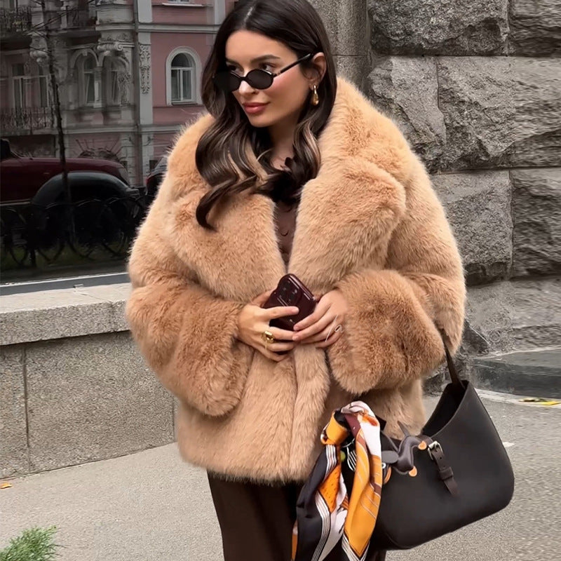 Ladies Fur Coat with Oversized Cut and Soft Lining Lune London