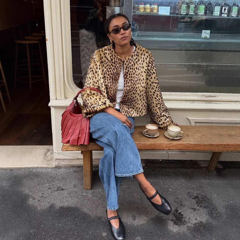 Women short blazer made of faux fur with leopard pattern, boxy silhouette & wide sleeves Amarae