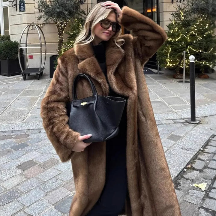 Women Luxurious Faux Fur Jacket with Elegant Lapels Lune London
