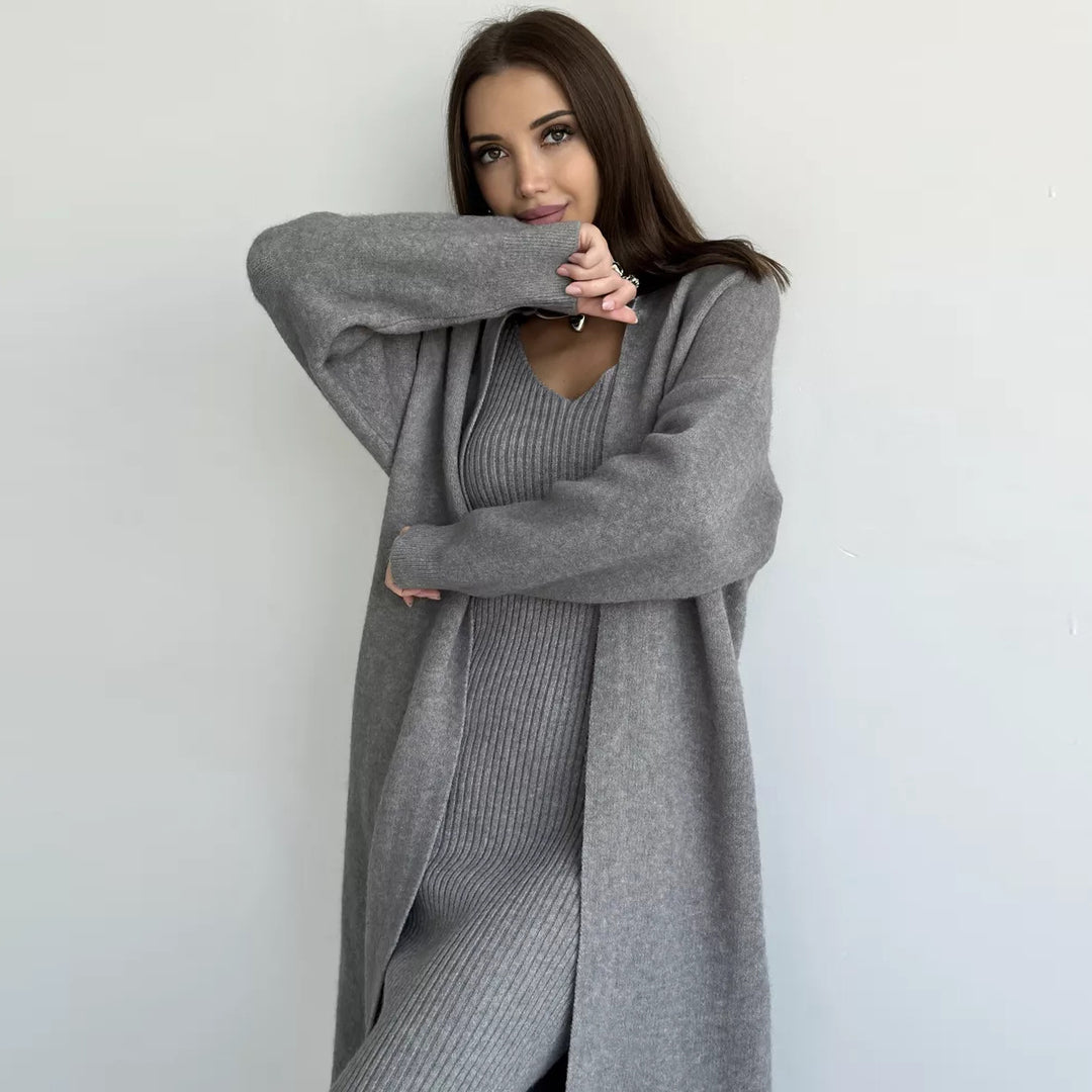 Robe tricotée pour femmes avec décolleté en V et coupe longue décontractée Chic & Stil