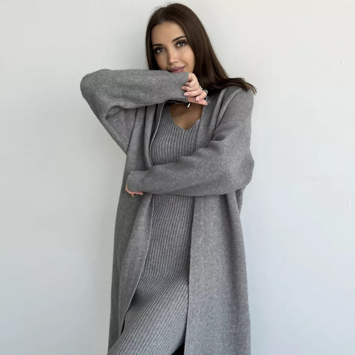 Robe tricotée pour femmes avec décolleté en V et coupe longue décontractée Chic & Stil