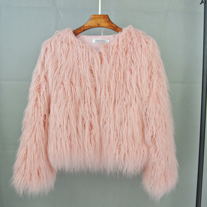 Ladies Plush Faux Fur Coat in Loose Fit and Voluminous Design Lune London