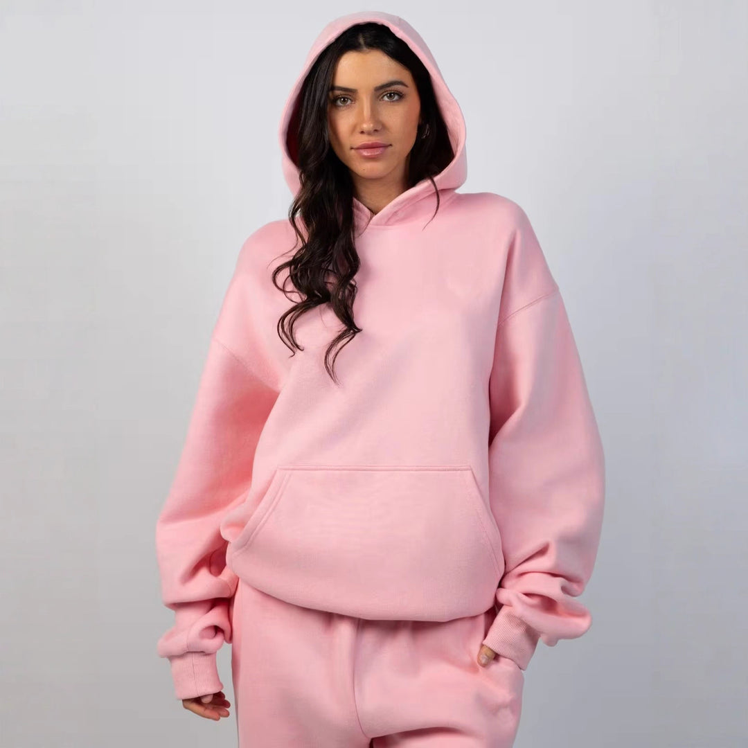 Casual hoodie for women with a loose fit and kangaroo pocket Lune London