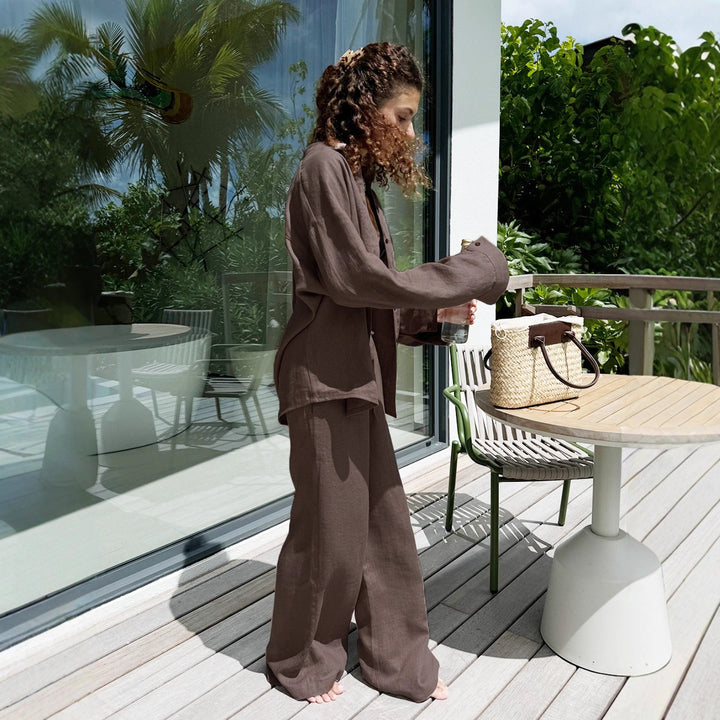 Casual linen set for women with a loose top and pants Lune London
