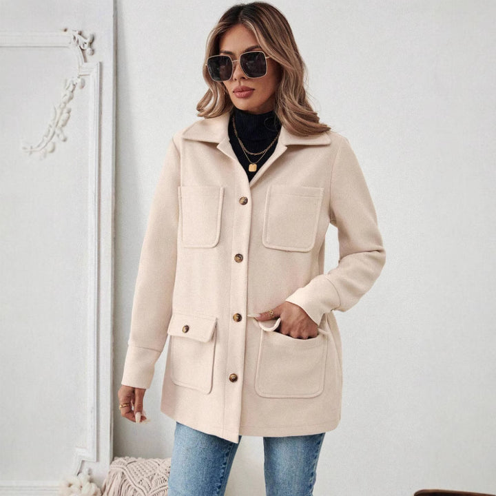 Trendy utility jacket for women with large pockets and golden print Lune London