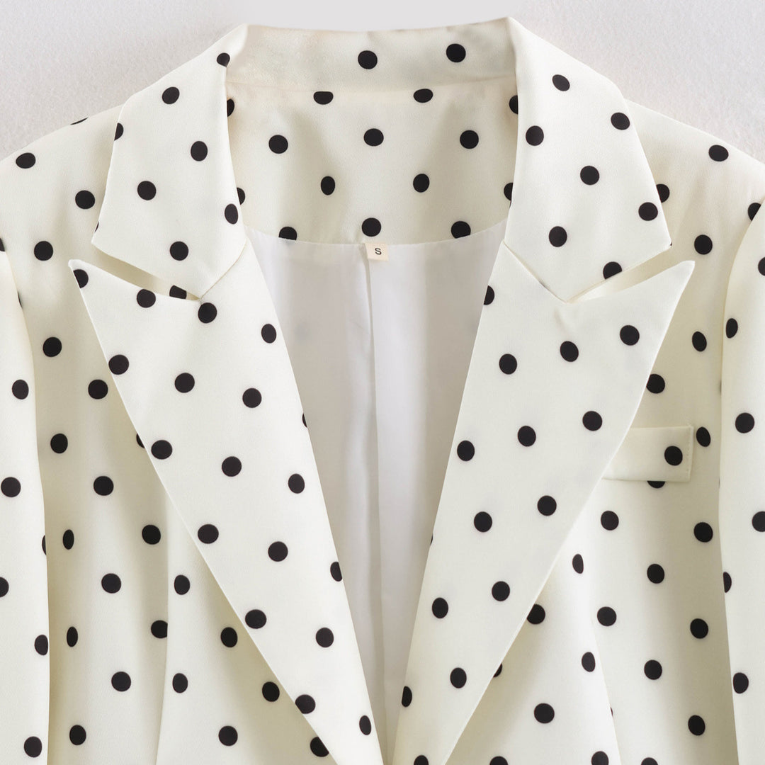 Women's short blazer with polka dot pattern, tailored cut and lapel collar Amarae