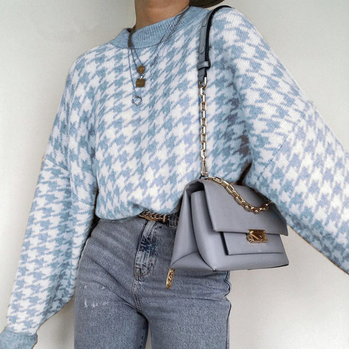 Casual knit sweater for women with a modern houndstooth pattern and a loose fit Lune London