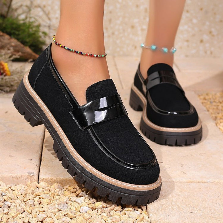Comfortable slip-on women's shoes with a robust profile and elegant Lune London application