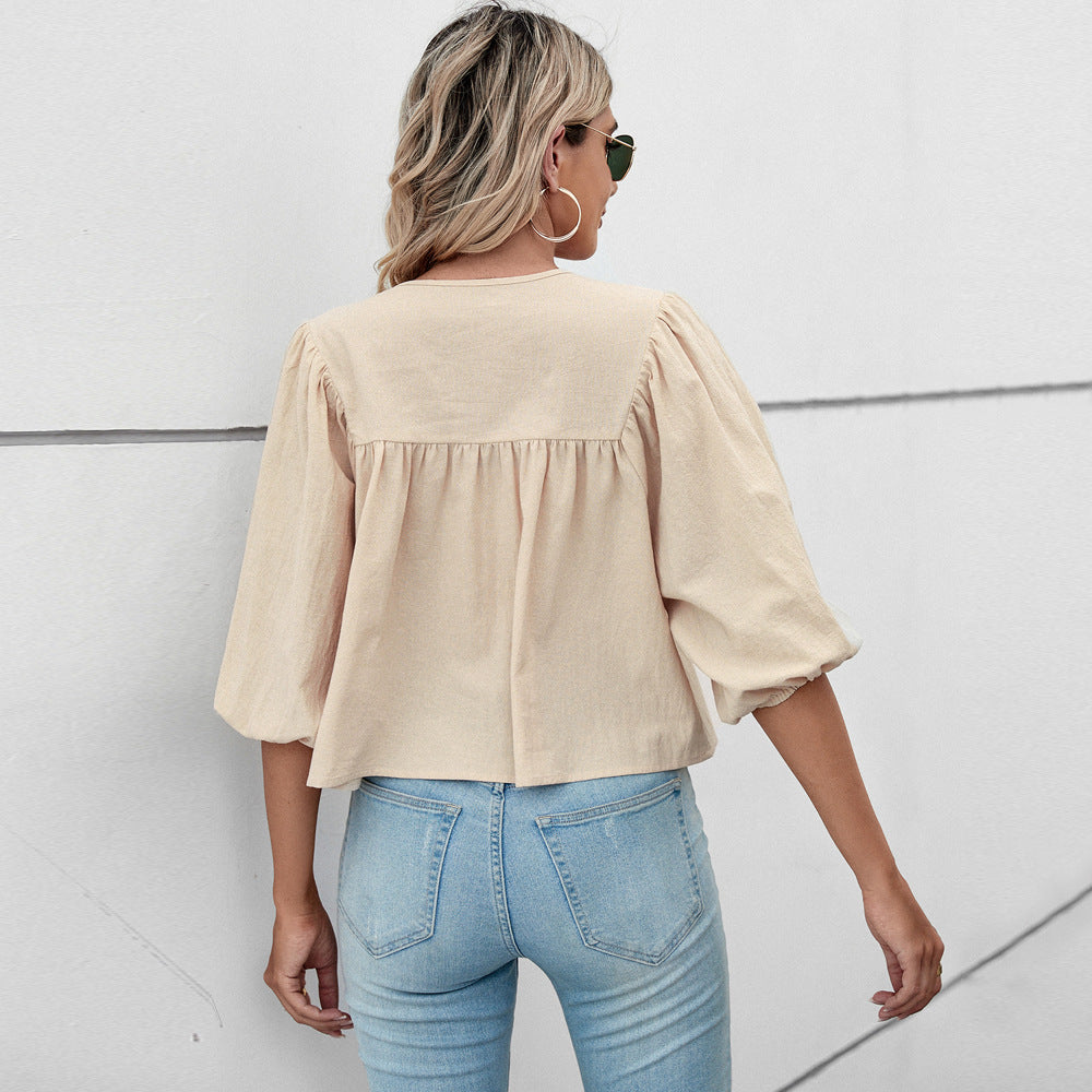 Blouse for women with wide sleeves and a playful knot Chic & Stil