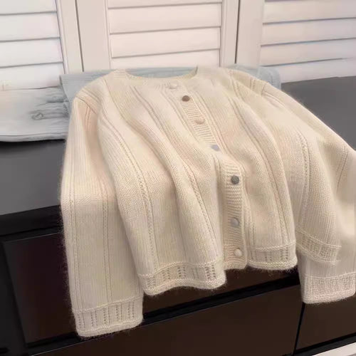 Chunky knit cardigan for women with an elegant button closure and wide sleeves Amarae
