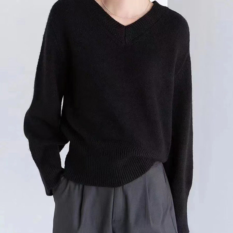 V-neck sweater for women in soft knit Lune London