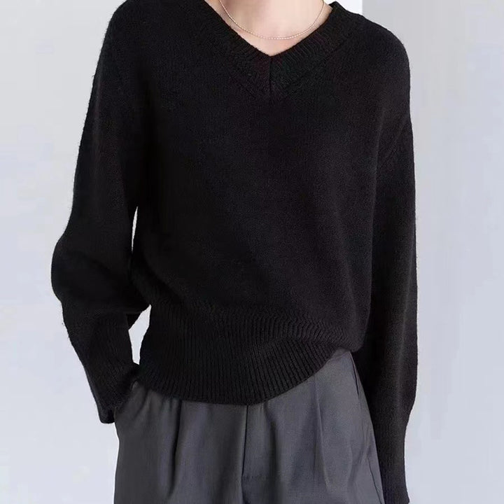 V-neck sweater for women in soft knit Lune London