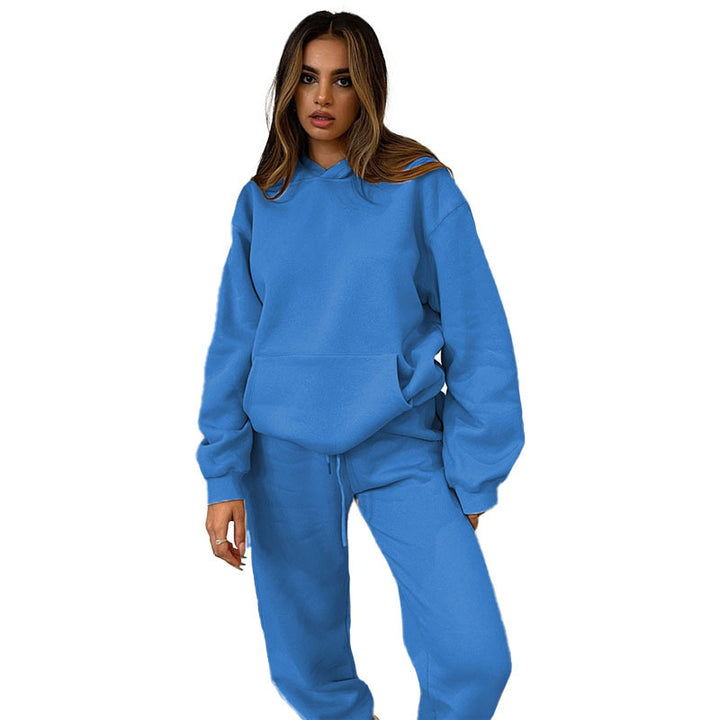 Women's comfortable hooded suit made of high-quality sweatshirt material Chic & Stil
