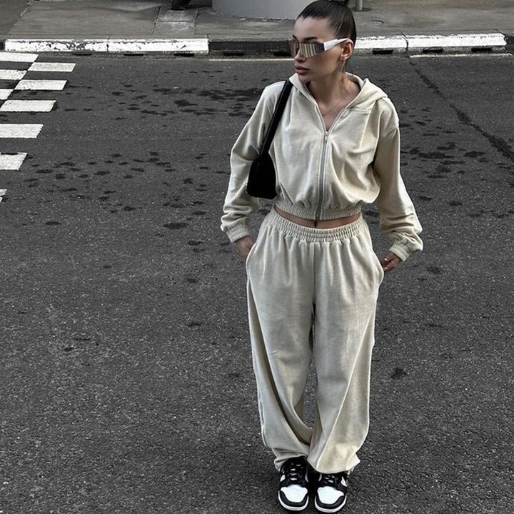 Women's sporty hoodie set with elastic waist and relaxed fit Lune London
