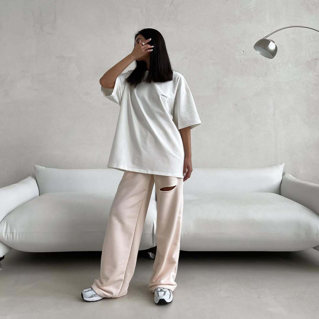 Oversized casual t-shirt for ladies and loose-fitting leisure pants with zipper Lune London