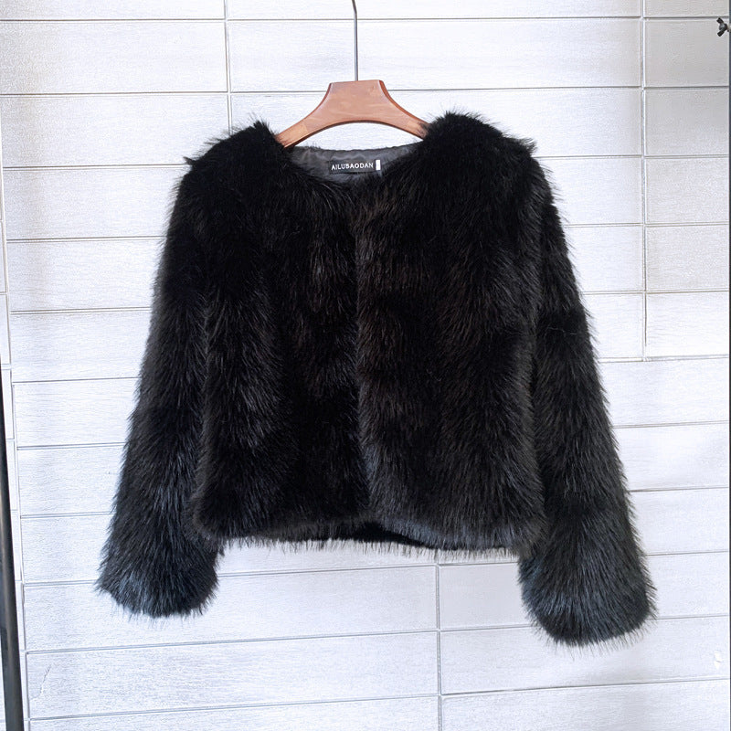 Ladies Short Plush Faux Fur Jacket with Stylish Elegant Sleeves Lune London