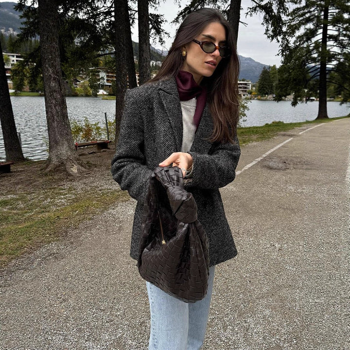 Women's Short Tailored Double-Breasted Blazer made of Boucle Tweed Amarae
