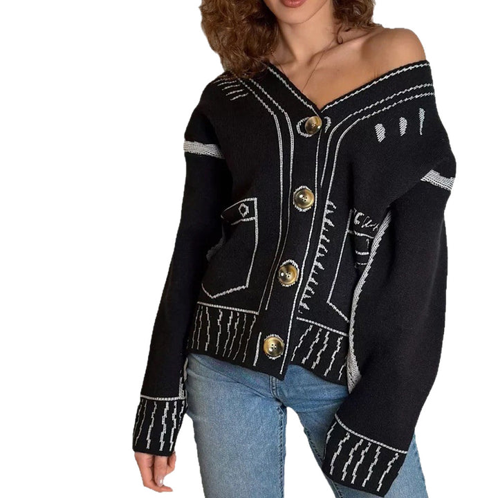 Cardigan pour femmes en tricot lâche avec un design élaboré et de grands boutons Chic & Stil