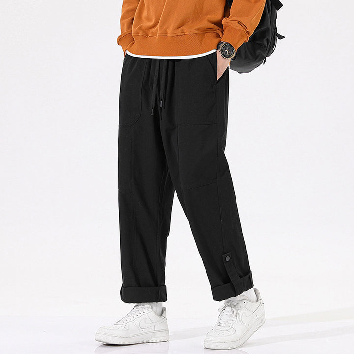 Men's cargo pants with a relaxed fit and practical pockets Lune London