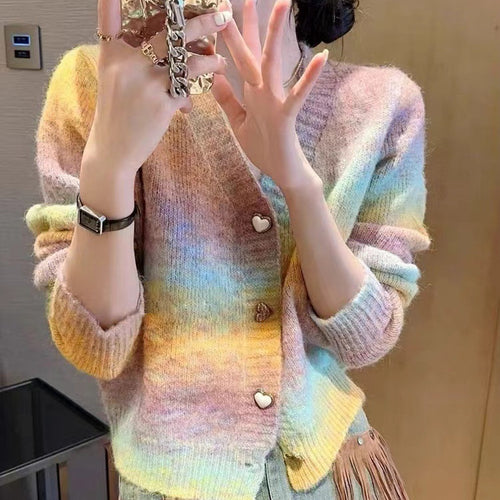 Cardigan pour femmes avec dégradé et boutons en forme de cœur Chic & Stil