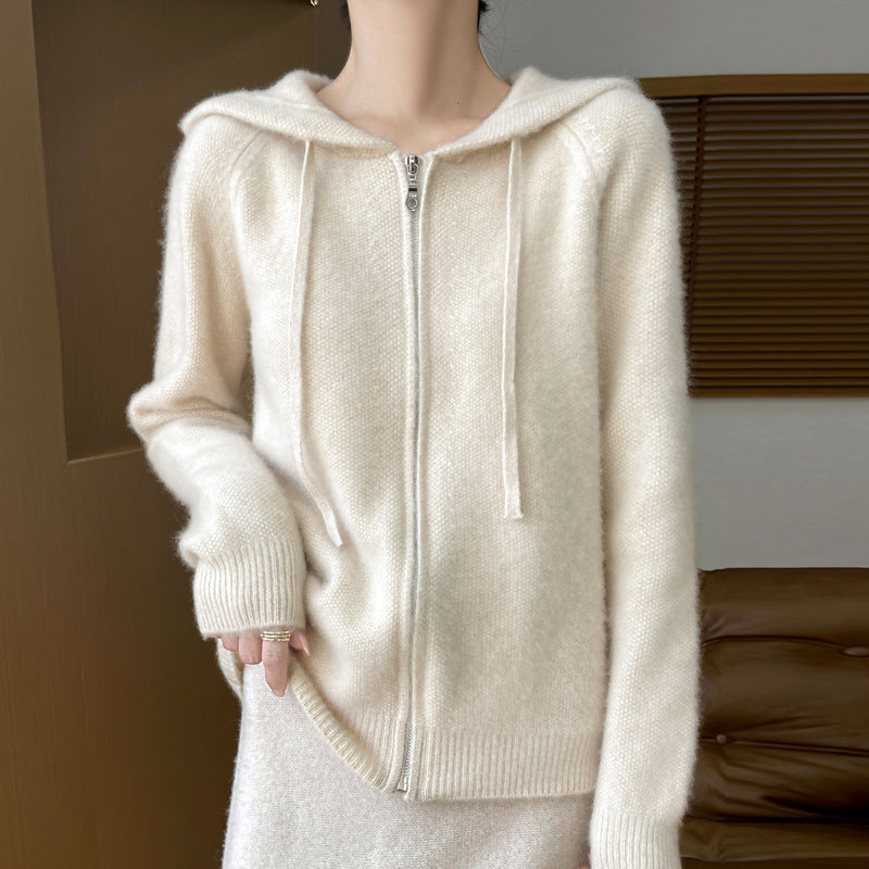 Veste à capuche confortable pour femmes avec matériau doux et fermeture éclair Chic & Stil
