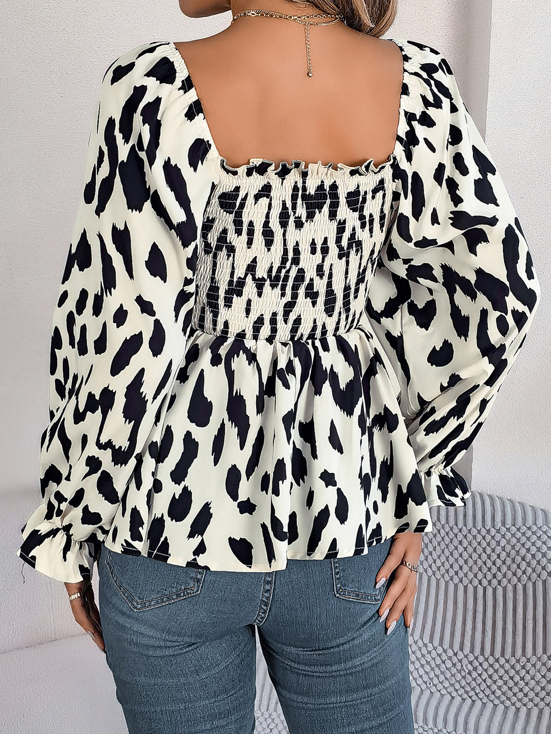Women Trendy top with voluminous sleeves and gathers Lune London
