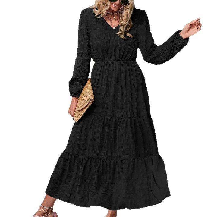 Maxi dress for women with a slight crinkled design and an elegant V neckline Lune London