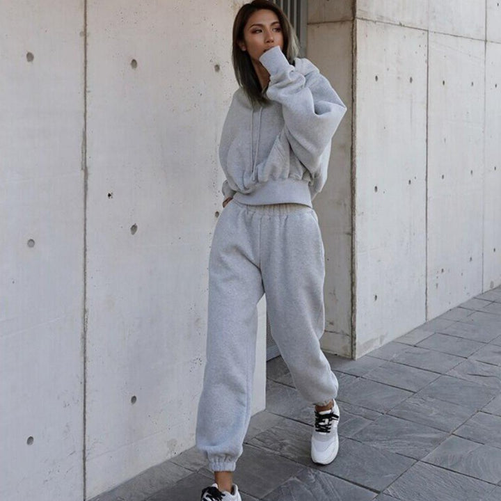 Ensemble de sweat à capuche crop sportif pour femmes et pantalon de jogging Chic & Stil
