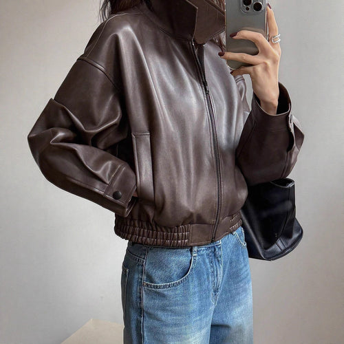 Synthetic leather jacket for women with a sporty and elegant look with an elastic waist Amarae