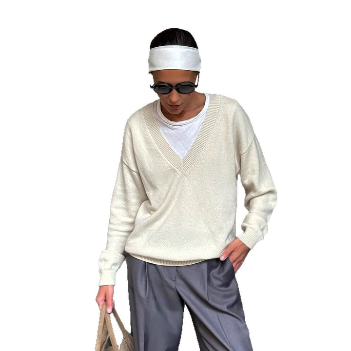 Women's Oversize V-Neck Sweater made of Cashmere Mix with Ripped Hem Amarae