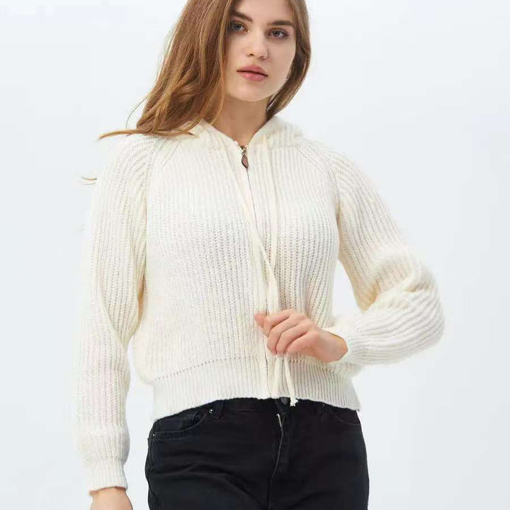Cozy hooded sweatshirt for women with ribbed design and cropped fit Lune London