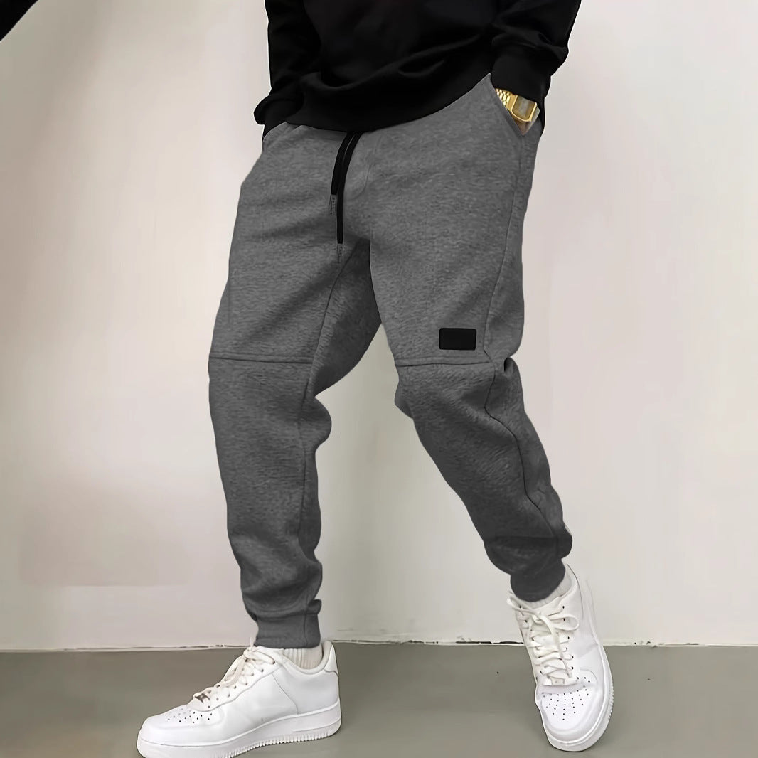 Comfortable jogging pants for men with functional pockets Lune London