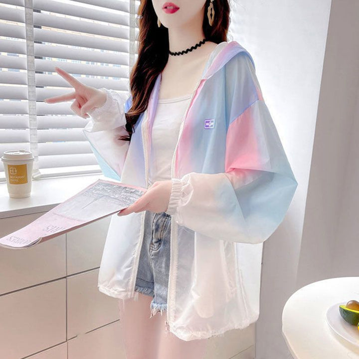 Veste de transition tendance pour femmes avec capuche généreuse et design dégradé Chic & Stil