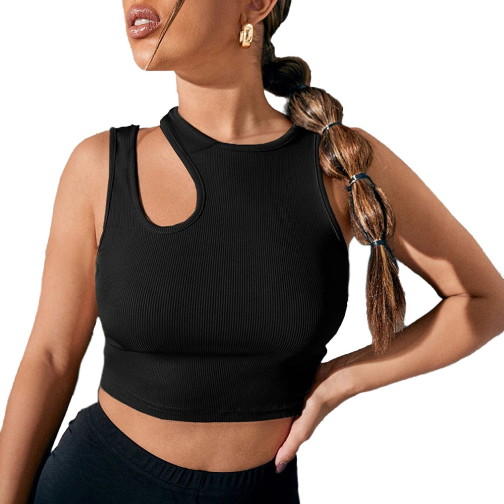 Short sporty top for women with varied cut Chic & Stil