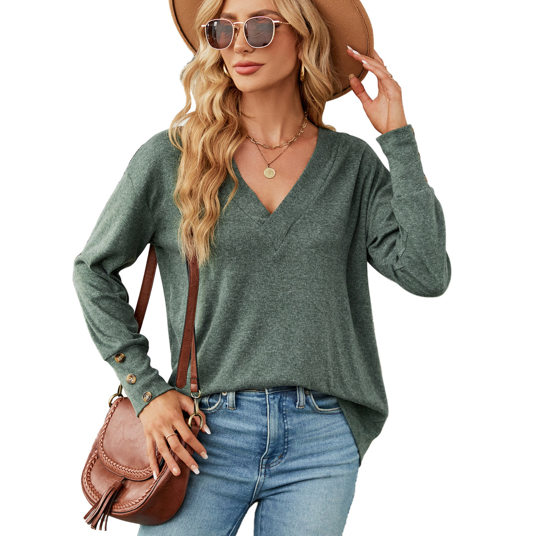 Ladies oversized V-neck sweater with stylish button details Lune London