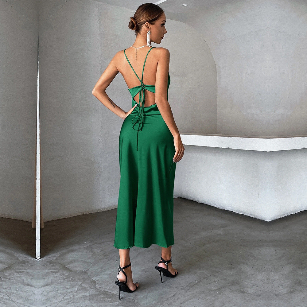 Robe maxi en satin élégante pour femmes avec des bretelles spaghetti et une coupe fluide Chic & Stil