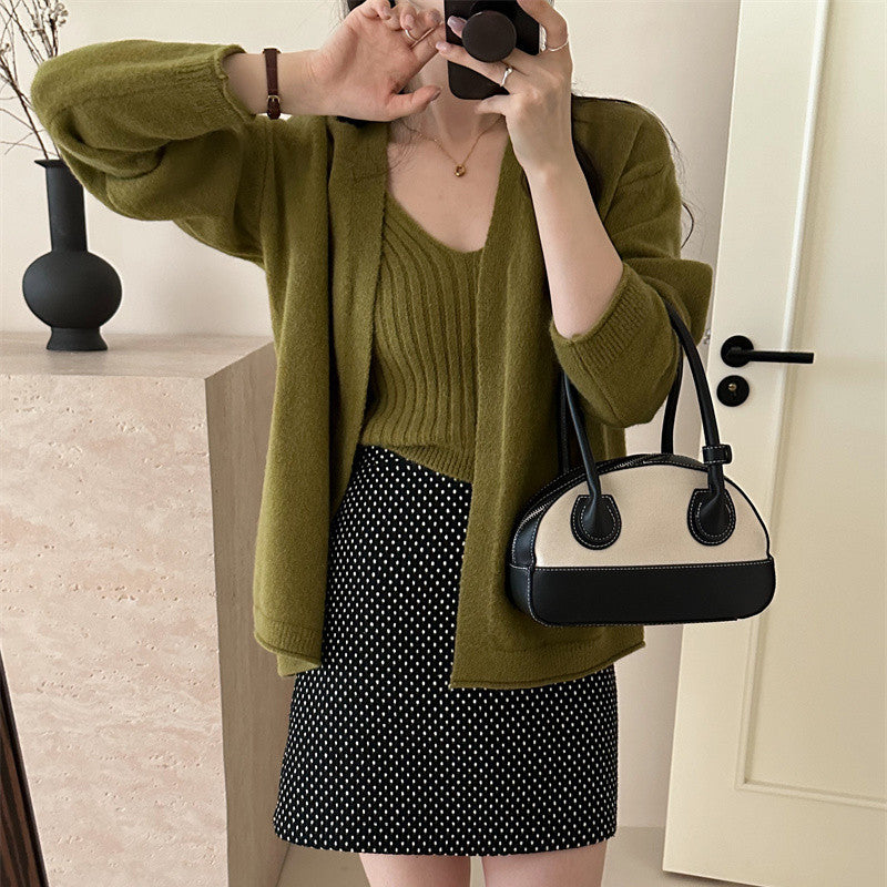 Cardigan en tricot confortable pour femmes avec des manches ouvertes et une texture douce et duveteuse Chic & Stil