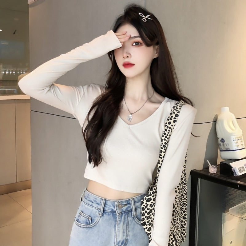 Women Cropped Long Sleeve Shirt with Fashionable V-Neck and Comfortable Materials Lune London