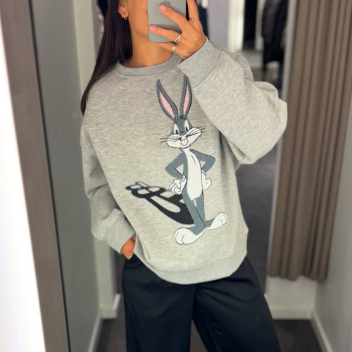 Women's sweatshirt with a relaxed fit and a fun Bugs Bunny design Amarae