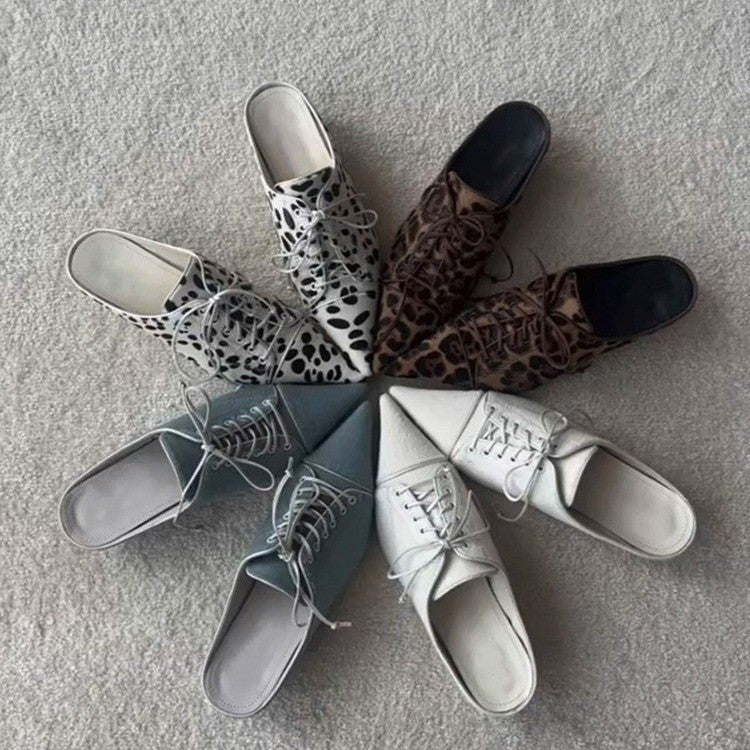 Women's pointed lace-up ballerinas in retro couture style Amarae