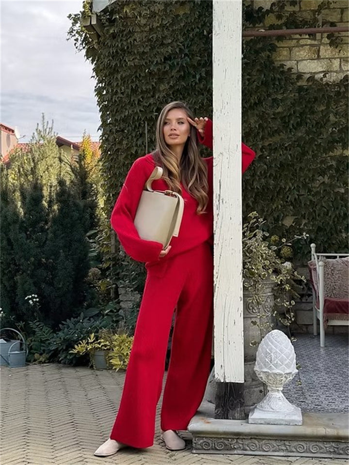 Comfortable knitted loungewear set for women with hood and wide legs Lune London