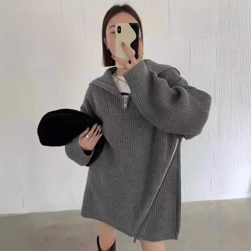 Pull en tricot décontracté pour femmes avec un col montant et une fermeture éclair sur le côté Chic & Stil