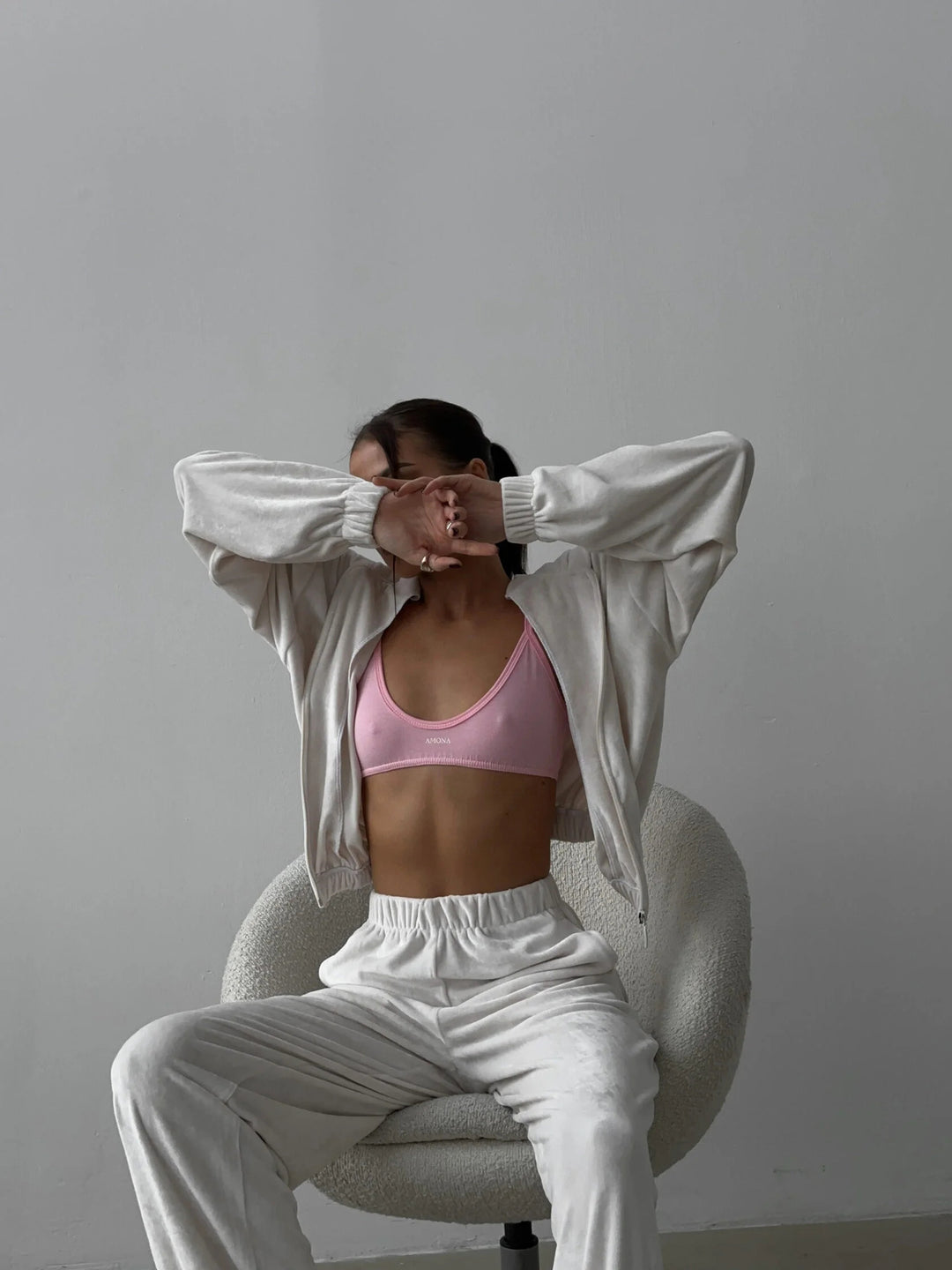 Ladies Sporty Fleece Jogging Set with Voluminous Sleeves and Elastic Cuffs Lune London