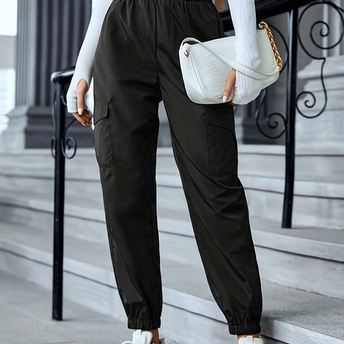 Women's cargo pants with a sporty design featuring an elastic waistband and practical pockets Amarae