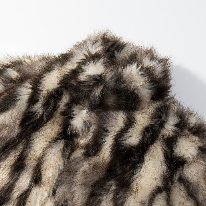 Women's Short Cut Faux Fur Jacket with Contrasting Spot Pattern and Stand Collar Amarae
