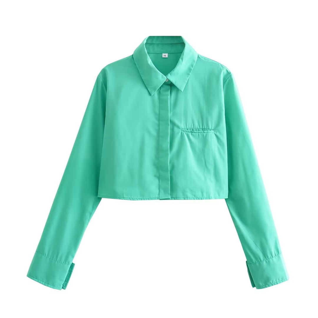 Cropped blouse for women with classic collar and practical chest pockets Lune London