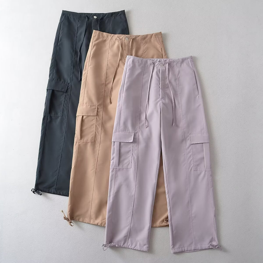 Comfortable cargo pants for women with adjustable waist and functional pockets Lune London