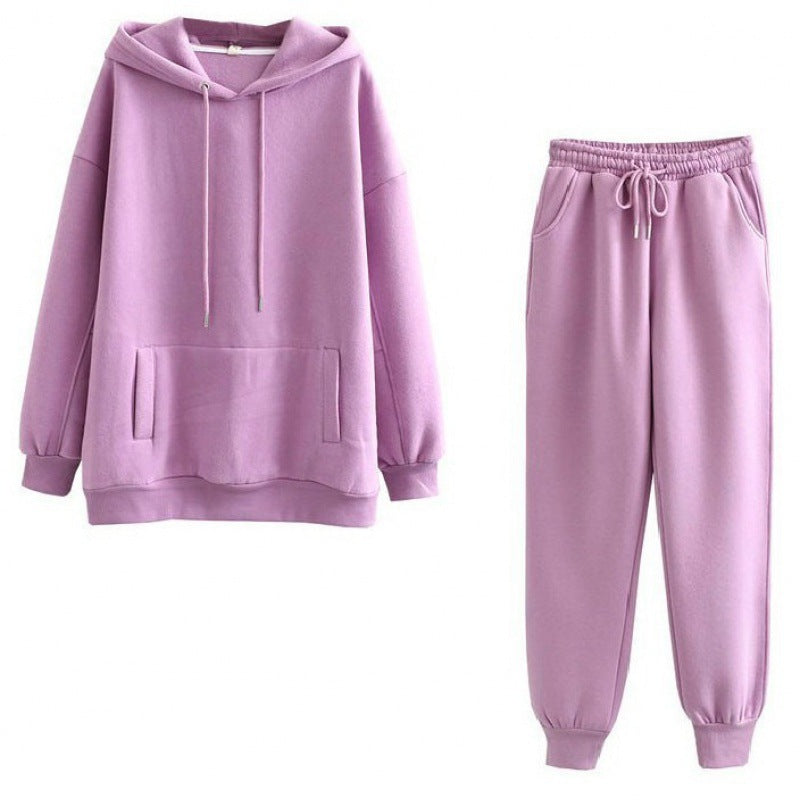 Casual loungewear set for women with a comfy hoodie and comfy joggers Lune London