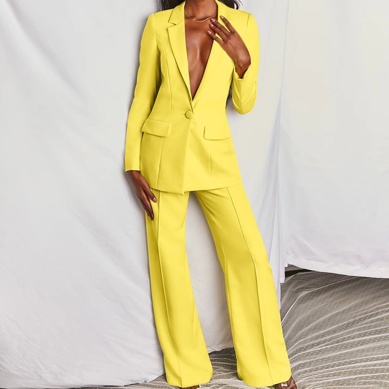 Ladies Elegant Two-Piece Suit with Tailored Long Blazer and Wide Pleated Pant Leg Amarae
