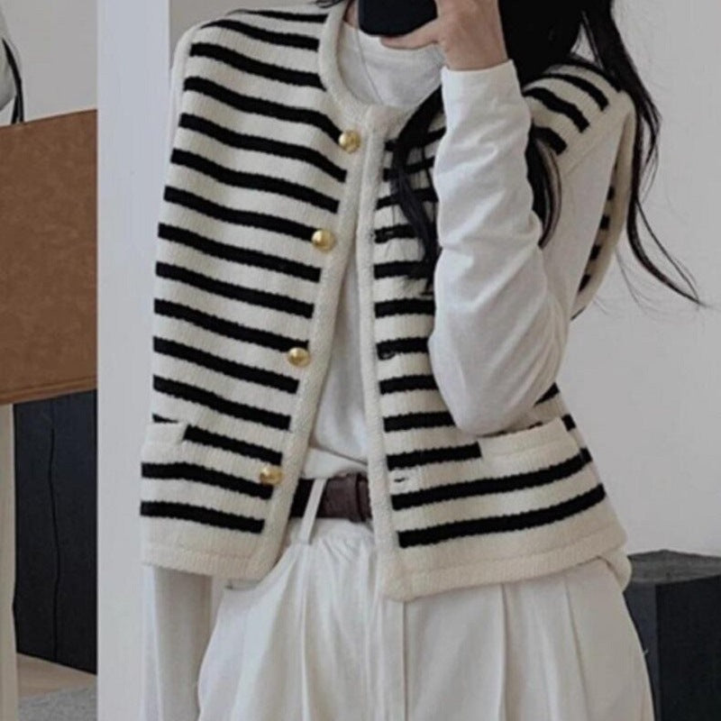 Veste mode femme avec motif rayé et boutons dorés Lune London
